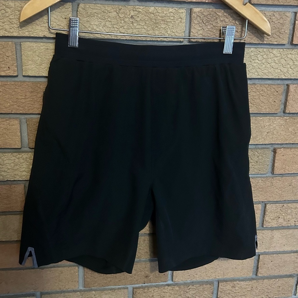 RHONE Men’s Athletic Shorts Lined Elastic Waisted W/ Drawstring Black Size Small